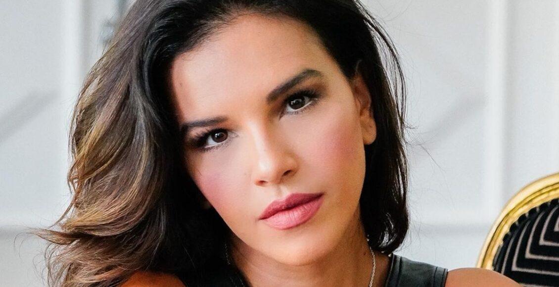 Na imagem a apresentadora Mariana Rios