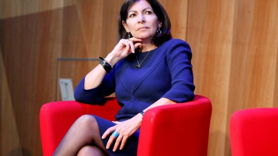 Prefeitura de Paris foi multada por empregar muitas mulheres