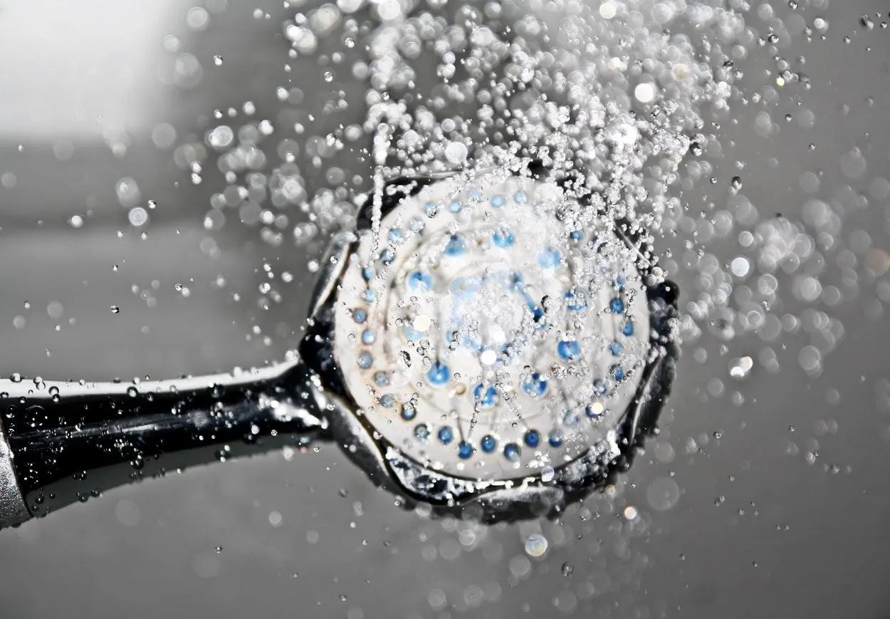 Professor da Yale para de tomar banho