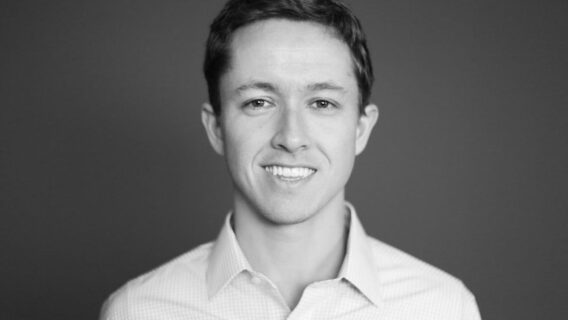 Professor da Yale para de tomar banho e diz que sua vida continuou