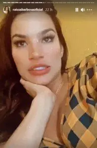 Na imagem a ex participante de A Fazenda,Raissa Barbosa nos Stories
