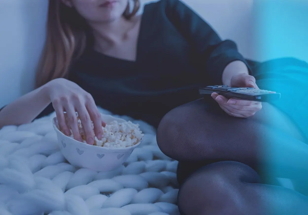 Séries sobre date e relacionamento para maratonar na Netflix