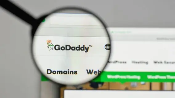 Teste de phishing da GoDaddy: empresa envia falso e-mail aos funcionários sobre bônus de Natal