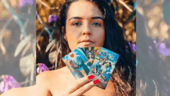 Ex-Oxford, Nayara Moura viraliza ao revelar que virou ‘Rainha do Tarô’