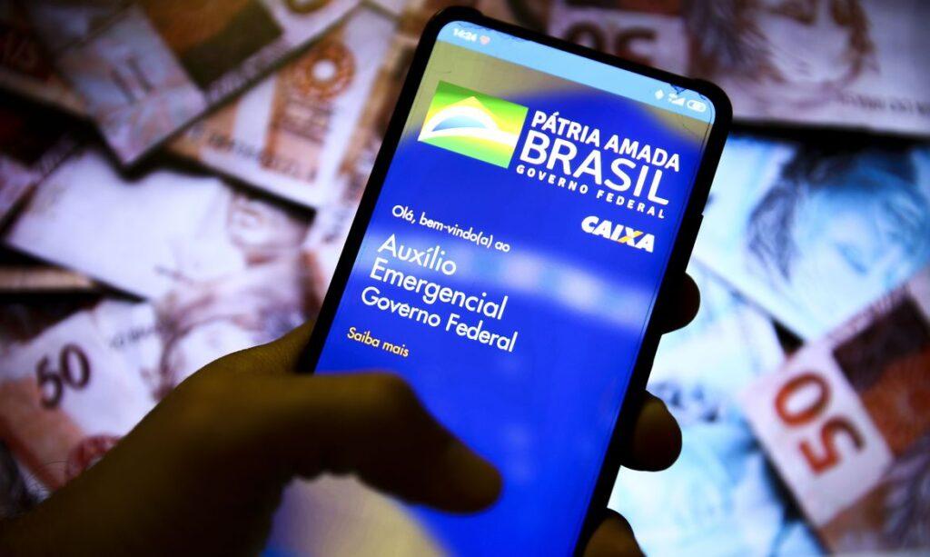 Auxílio Emergencial: Caixa paga hoje a última parcela do benefício