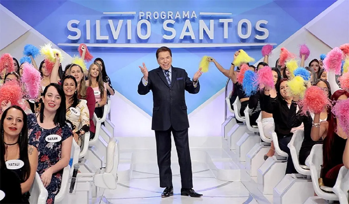 Roque, fiel escudeiro de Silvio Santos, é responsável pelas colegas de  trabalho