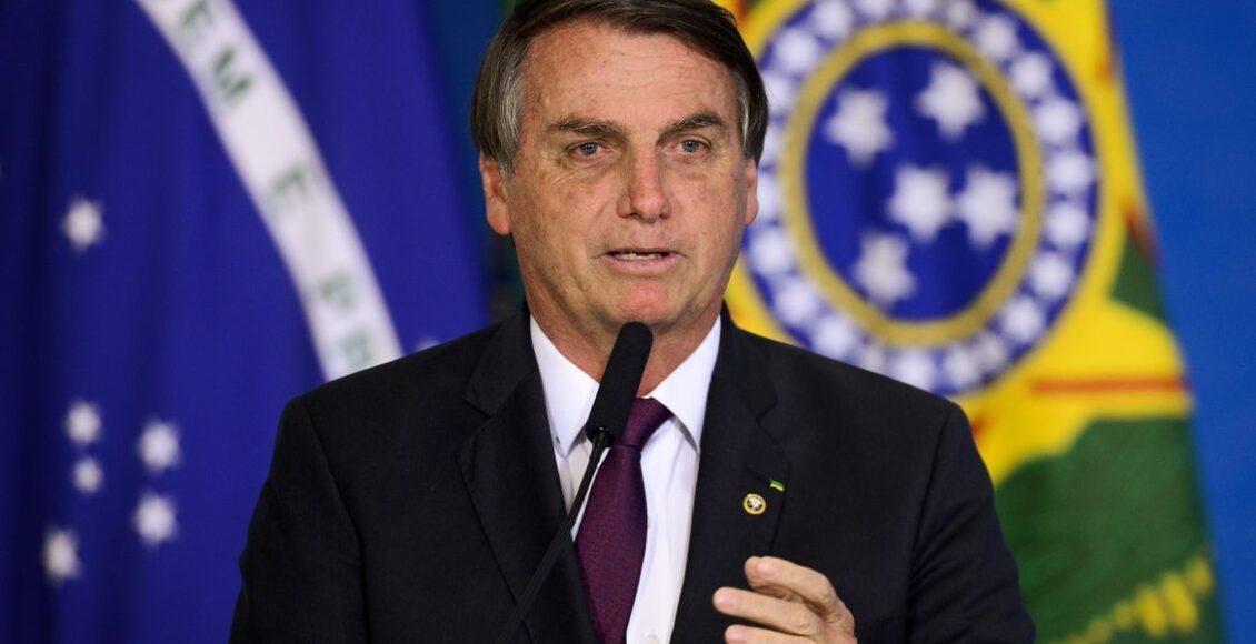 Bolsonaro assina MP que libera R$20 bilhões para vacinação contra Covid-19
