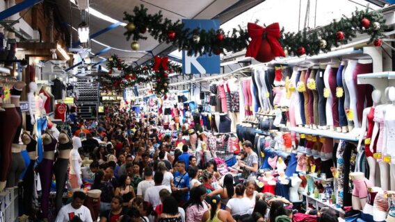 Brás fica lotado no último fim de semana antes do Natal; assista