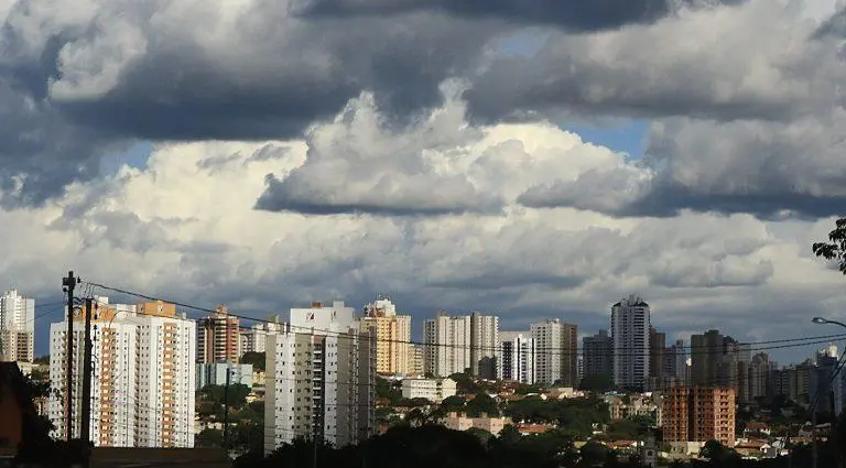 Previsão do Tempo: Natal será de chuva nas principais capitais do país