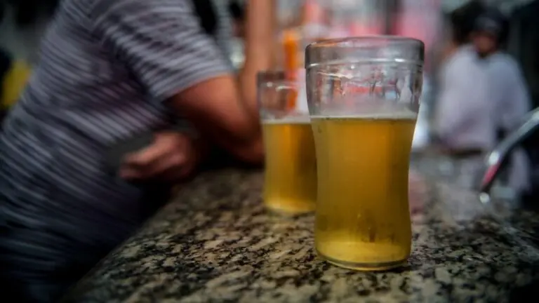 Justiça libera venda de bebidas alcóolicas em SP após às 20h