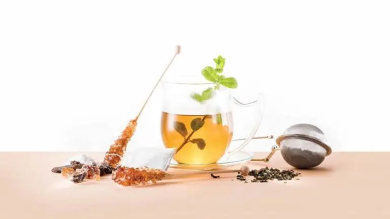 Chá digestivo: 5 receitas para combater o inchaço e a má digestão 