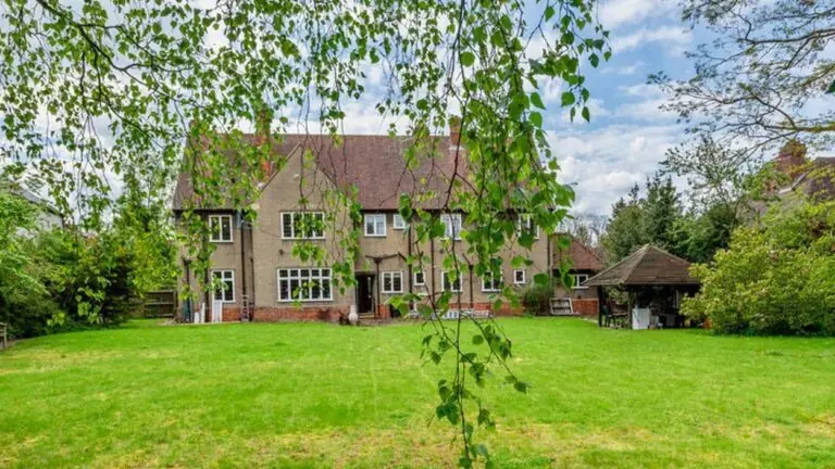 Elenco de O Senhor dos Anéis criou um financiamento coletivo para comprar a casa de JRR Tolkien