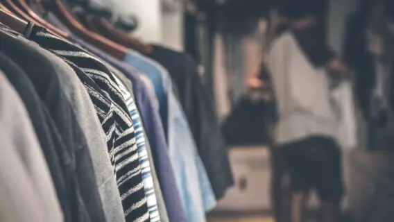 Comprar roupas online: dicas para não errar nas suas escolhas