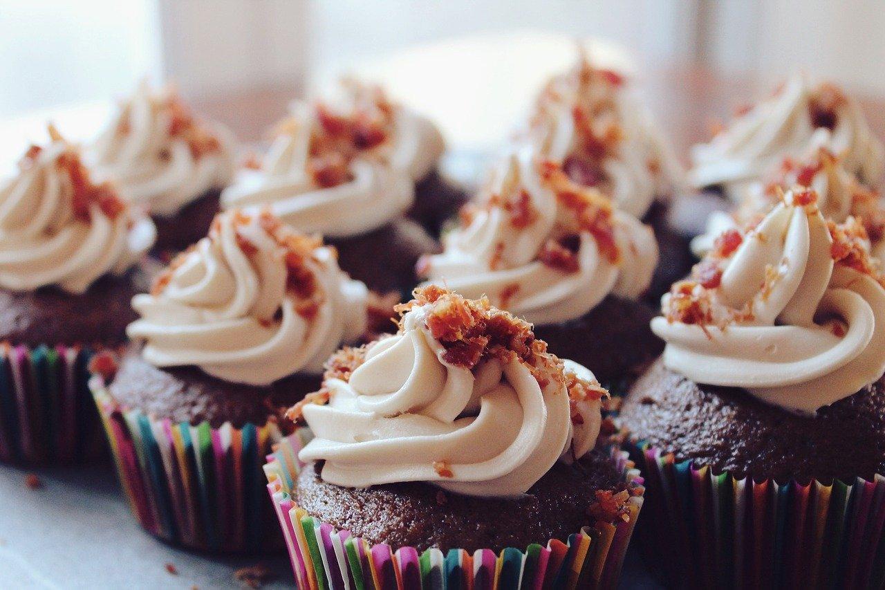 cupcakes 690040 1280