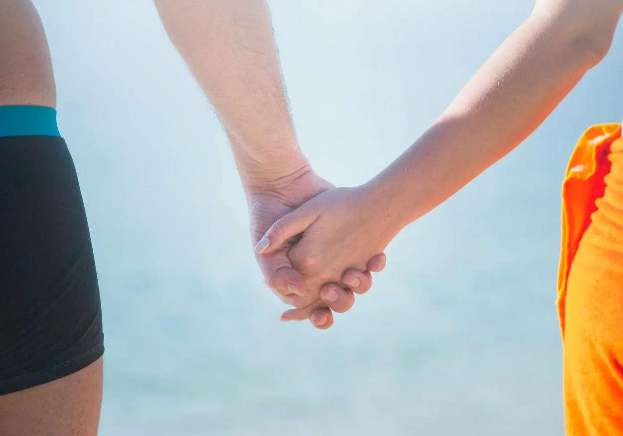 Curving: conheça o novo golpe das paqueras digitais sem compromisso