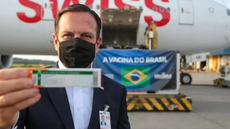 Vacinação contra Covid-19 em SP deve começar em 25 de janeiro