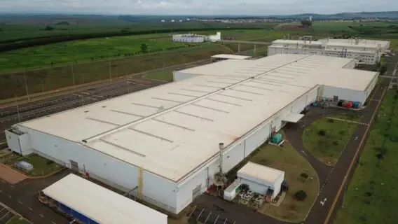 Mercedez-Benz fecha fábrica de automóveis no Brasil