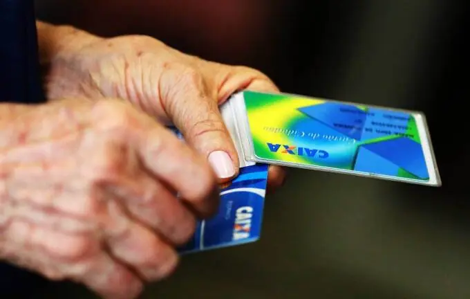 PIS para aniversariantes de dezembro é liberado nesta terça-feira (15)