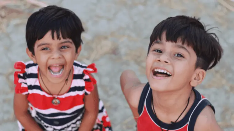 Confira dicas para ensinar crianças a poupar dinheiro