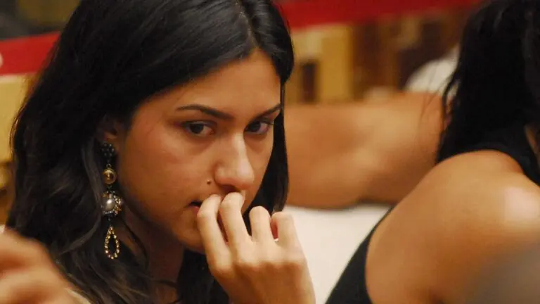 Ex-BBB Tessália relata transtorno psicológico causado pelo reality