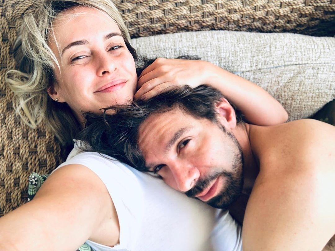Fernanda Nobre conta detalhes sobre relacionamento aberto com marido fernanda nobre e o marido jose roberto jardim