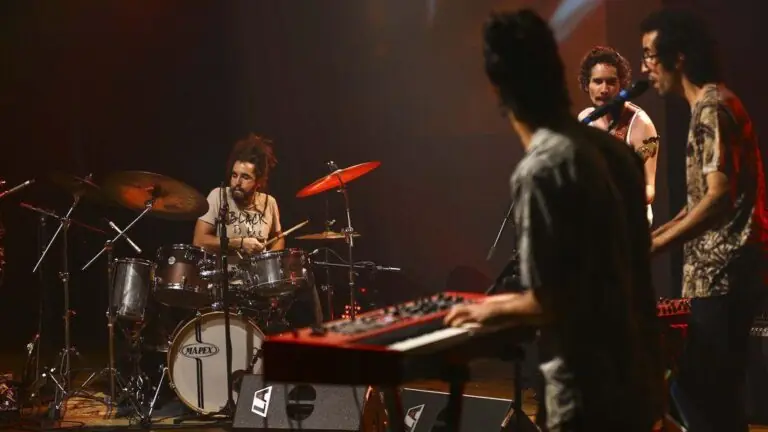 Governo prorroga auxílio da Lei Aldir Blanc até 2021