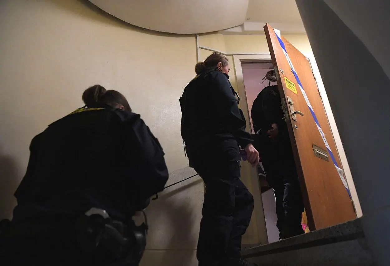 filho em cativeiro por 28 anos