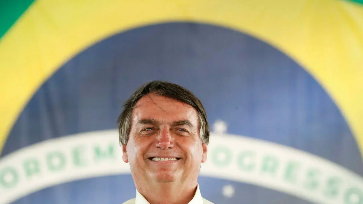 Aprovação de Bolsonaro cresce em 38% e ele é o favorito para 2022, diz pesquisa