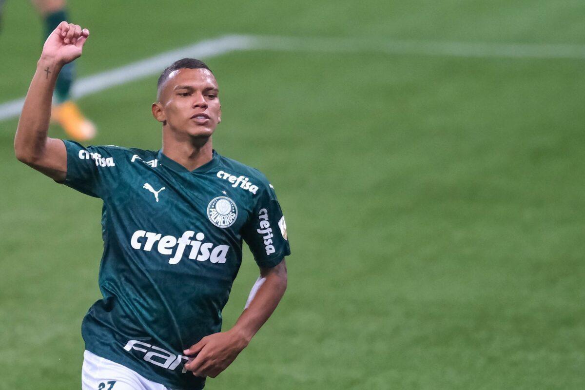 Palmeiras goleia delfín por 5 a 0, com 'show' de veron