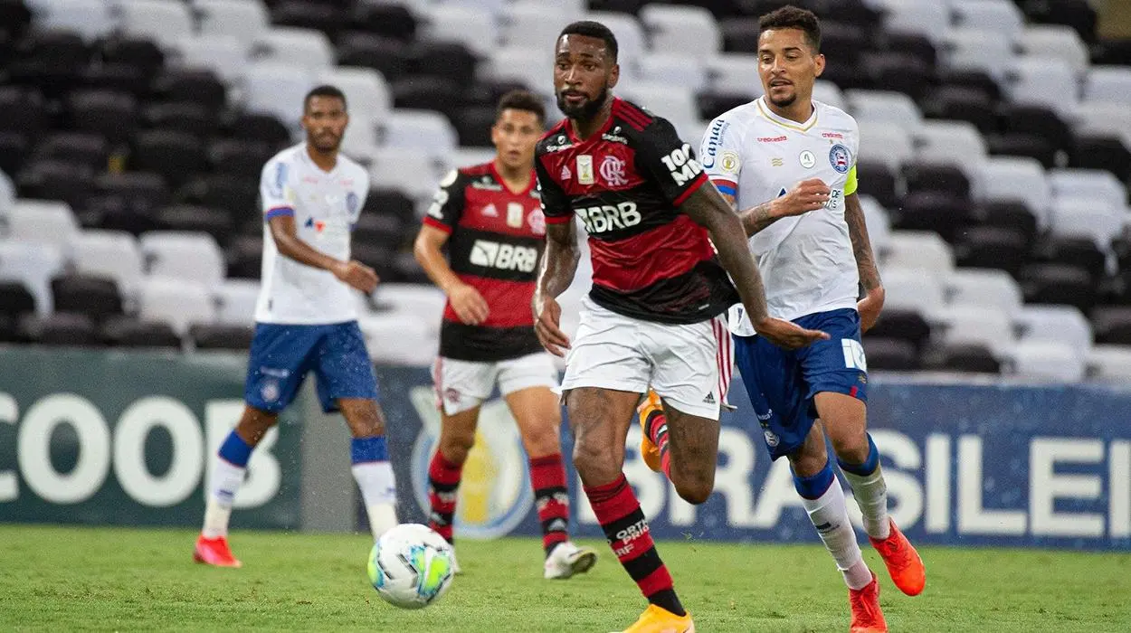 Gerson, do Flamengo, em ação contra o Bahia