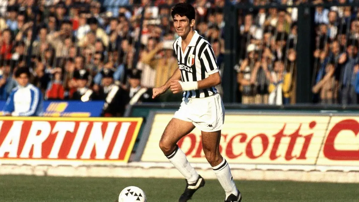 Paolo Rossi foi ídolo na Juventus, sendo campões de duas Série A