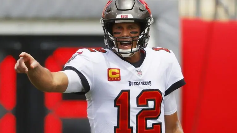 Tom Brady deve continuar no Buccaneers em 2021, afirma site
