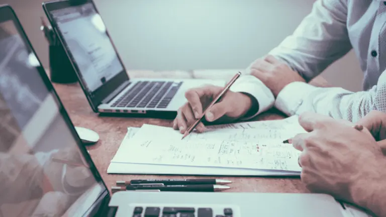 Investir em COE vale a pena? Confira riscos e saiba como funciona