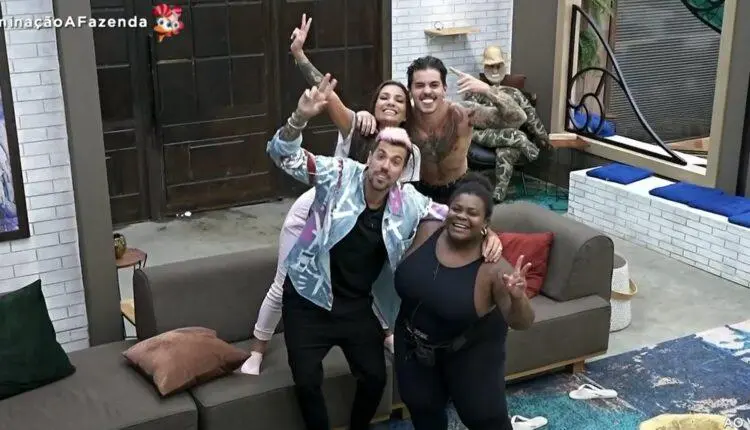 Imagem de Jojo, Biel, Stéfani e Lipe em A Fazenda 12