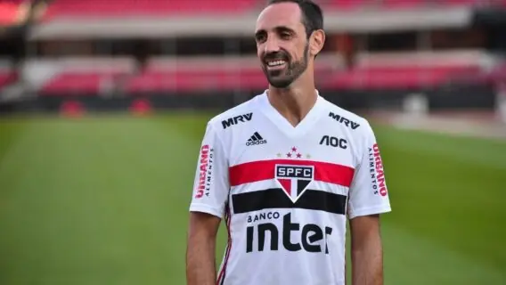 São Paulo renova com Juanfran até o final da temporada