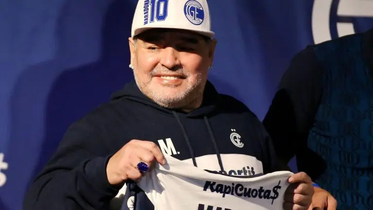 ‘Tesouro’ de Maradona é encontrado em container na Argentina