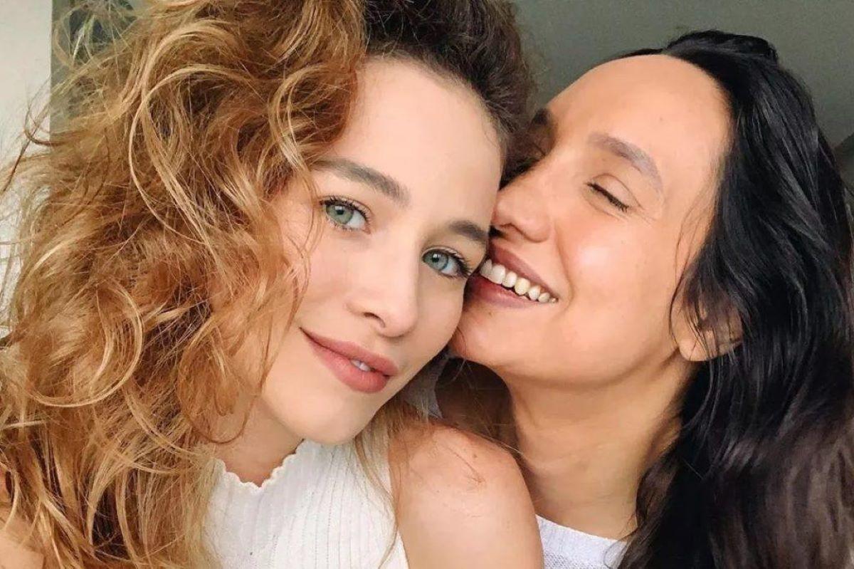 Imagem de Laryssa Ayres e Maria Maya
