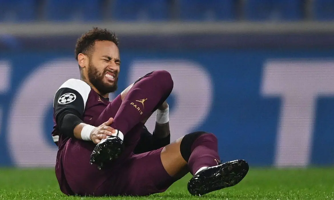 Lesões de Neymar atrapalharam sequência do atleta pelo PSG neste ano