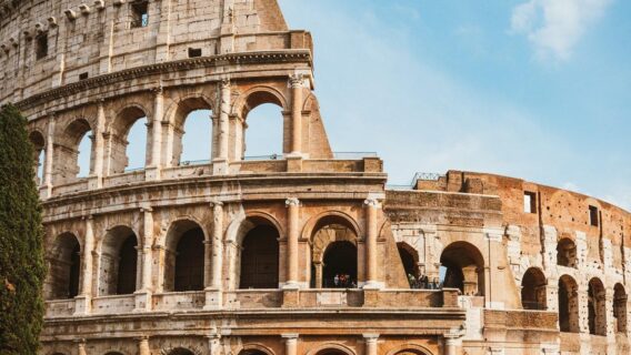 Itália busca engenheiro para construir novo piso do Coliseu