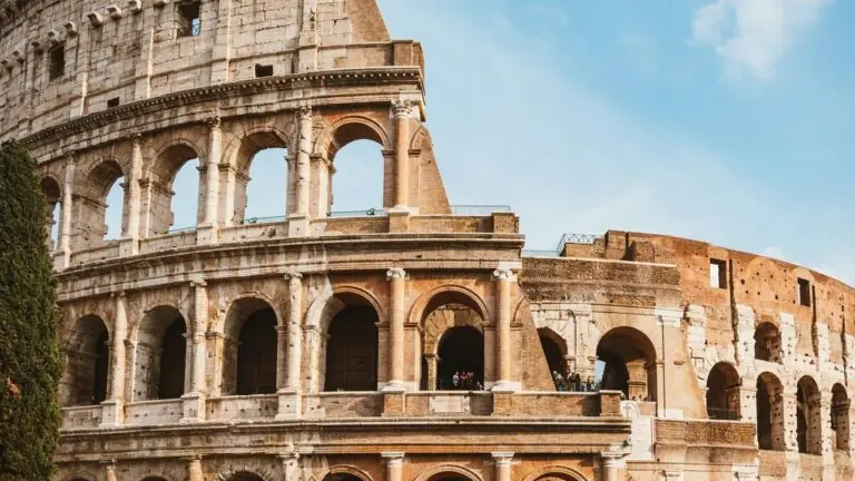 Itália busca engenheiro para construir novo piso do Coliseu