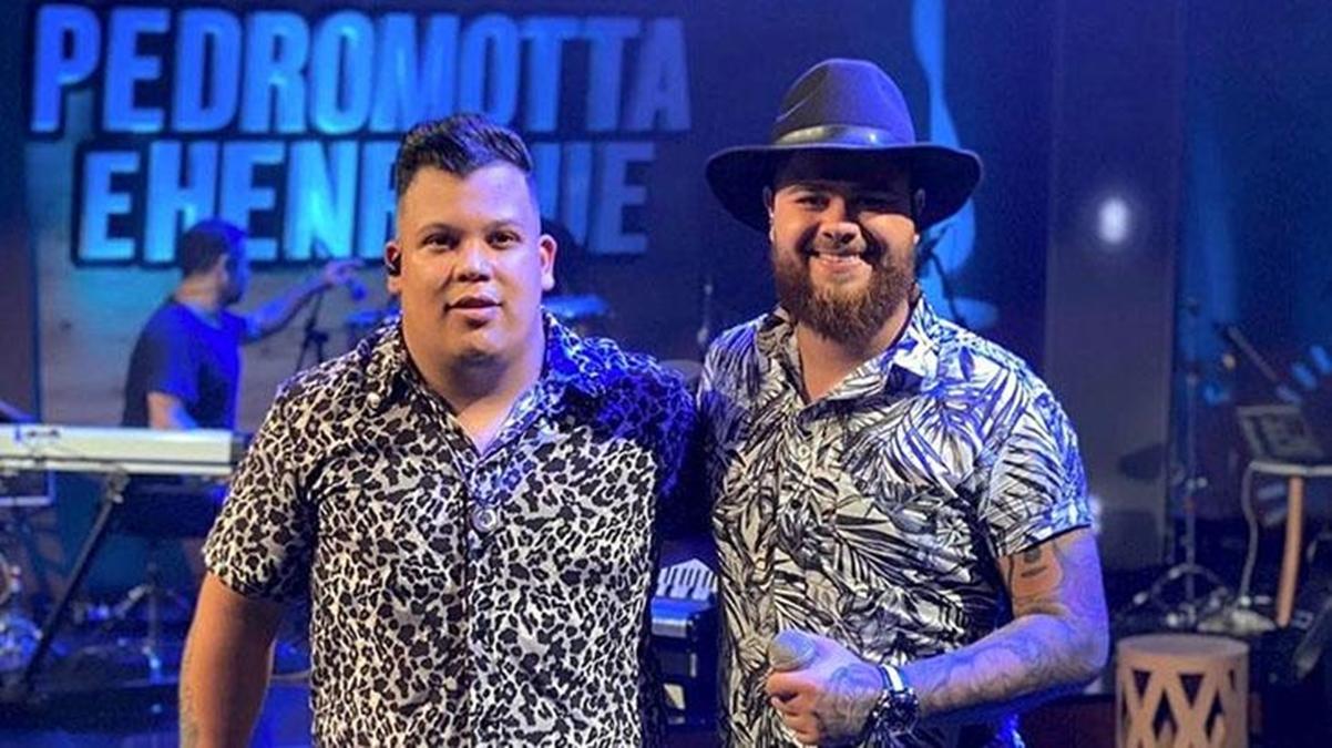 Imagem da dupla sertaneja Pedro Motta e Henrique