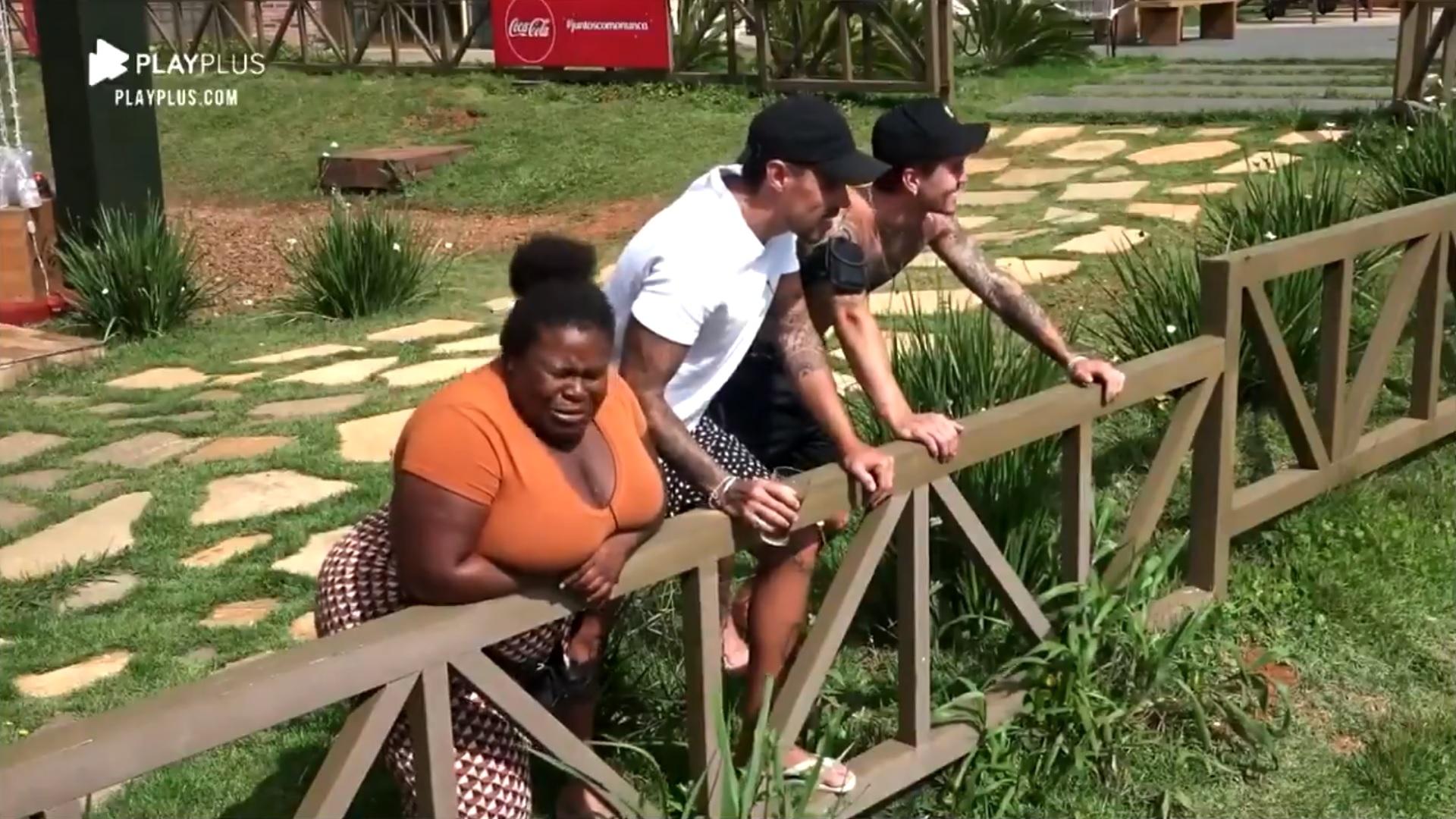 Peões recebem visita de familiares em A Fazenda 2020