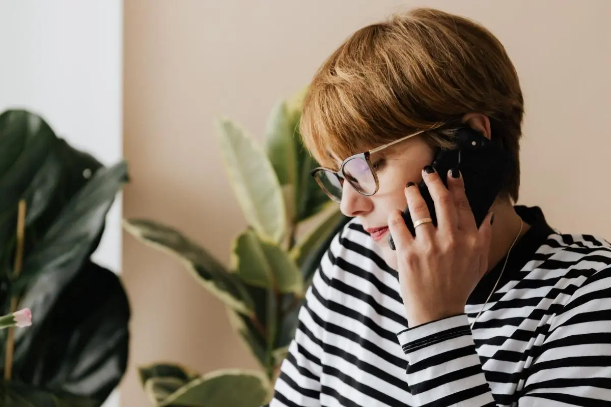 Como bloquear ligações telefônicas e SMS de operadoras?