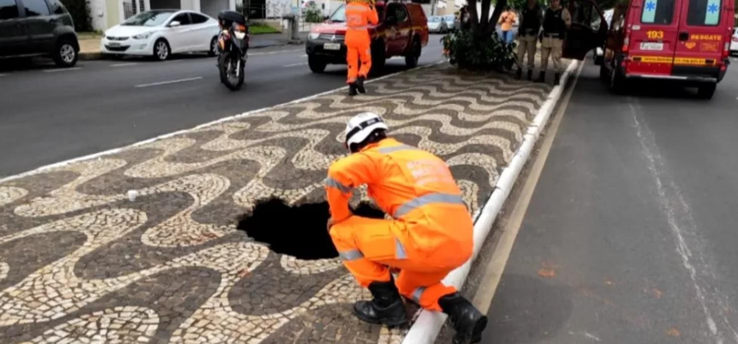 Buraco na cidade de Uberlândia
