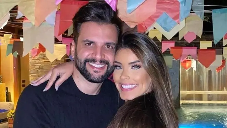 Voltaram? Ivy Moraes posa para foto com ex em aniversário do filho