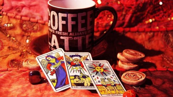 Tarot Semanal 21/12: Escolha uma carta e receba um conselho divino