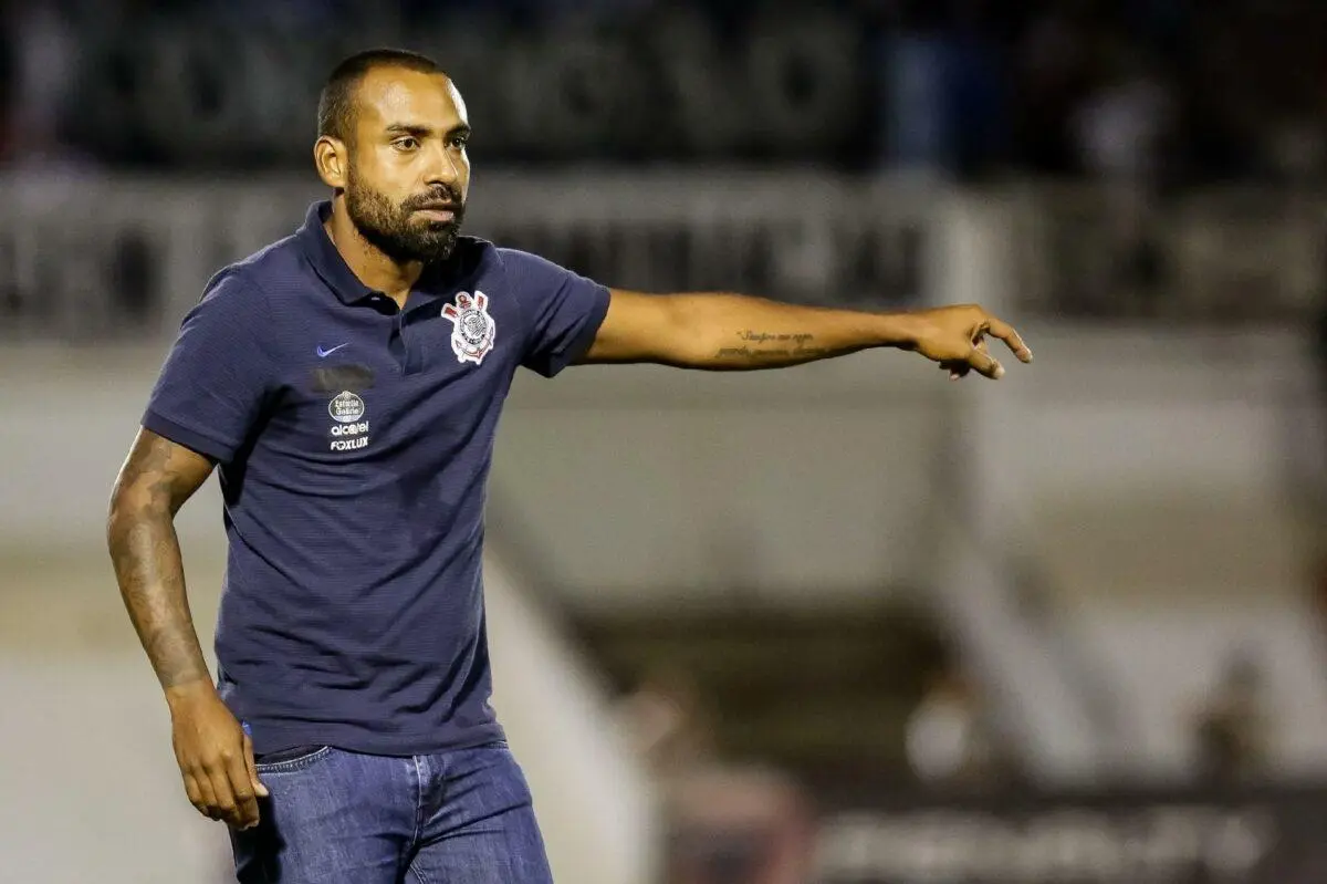 Sem sucesso em sua segunda passagem como treinador do Timão, Coelho voltou às categorias de base