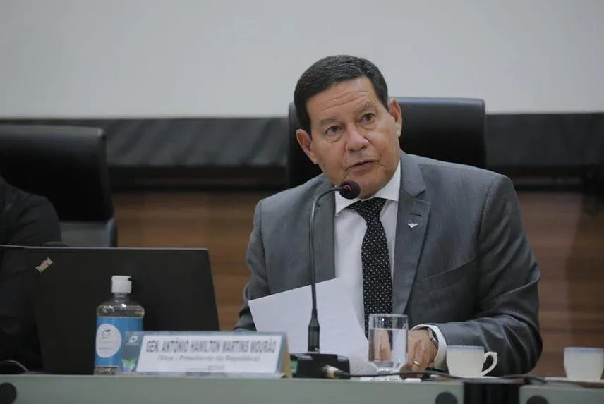 Hamilton Mourão vai tomar a vacina da covid-19