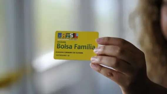 Calendário Bolsa Família 2021: quem tem NIS de final 4 recebe hoje