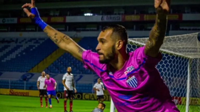 Brasil de Pelotas x Avaí (8/1): confira onde assistir o jogo e escalações